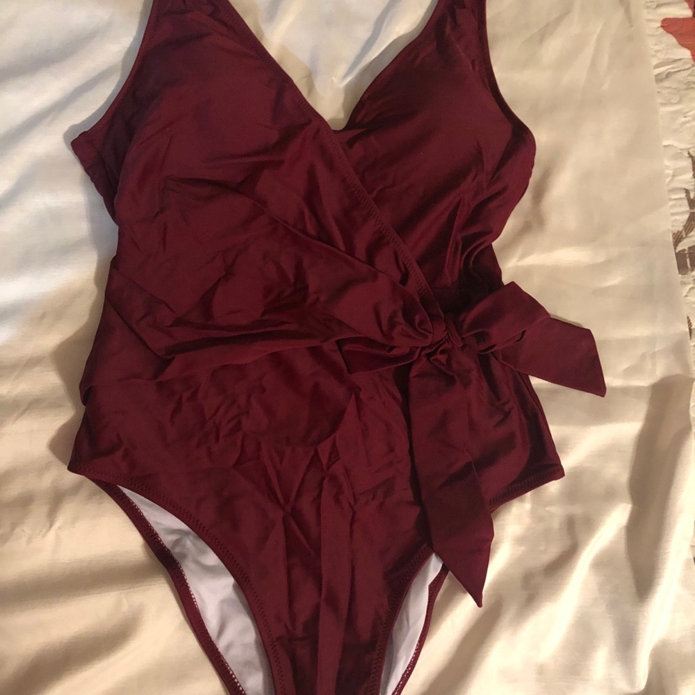 Cupshe one piece bathing suit.